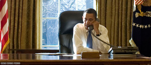 t1wide_obama_office2_whitehouse.jpg